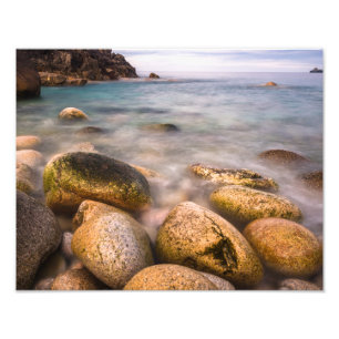 Porth Nanven är en klippig vik nära Land's End Fototryck