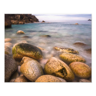 Porth Nanven är en klippig vik nära Land's End Fototryck