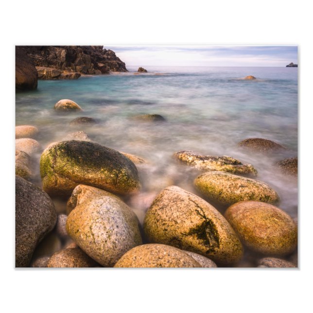 Porth Nanven är en klippig vik nära Land's End Fototryck (Framsidan)