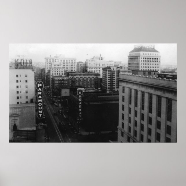 Portland, ELLER Broadway från Main St. Poster (Framsidan)