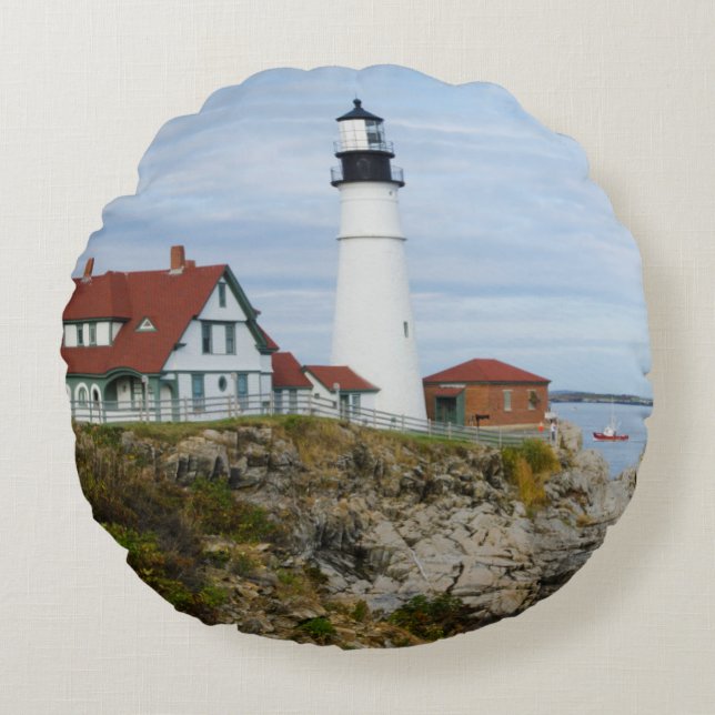 Portland Headlight fyr på klippig strand Rund Kudde (Framsidan)