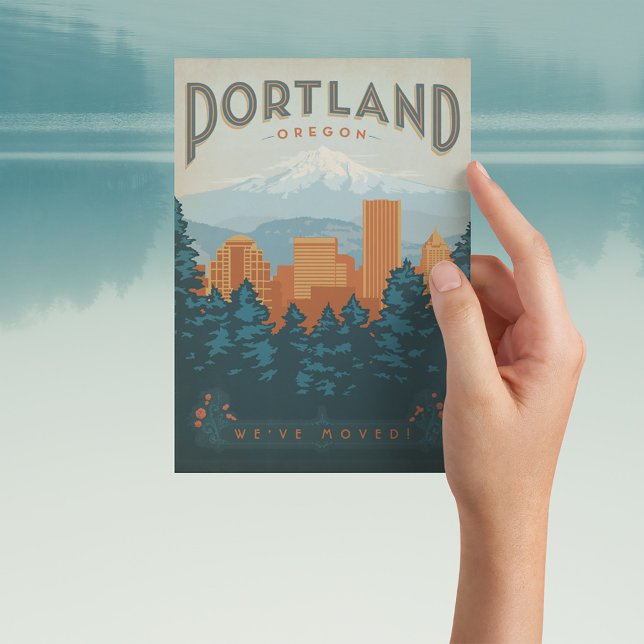 Portland, Oregon | VI HAR FLYTTAT Inbjudan Vykort (Person holding postcard)