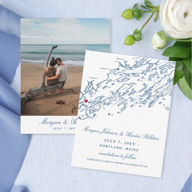 Portland Spara datum för en Maine Bröllop Spara Datumet (These elegant Portland Maine save the dates feature a navy blue map with a heart over Portland)