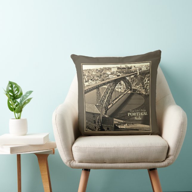 Porto bridge over Douro River, Portugal, Sepia Kudde (Stol)