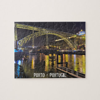 Porto - Portugal. Nattscen nära Douro River Pussel