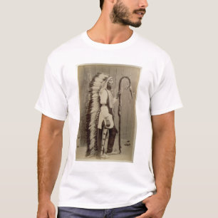 Porträtt av en indian från 'buffelräkning t-shirt