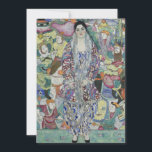 Porträtt av Friederike Maria Beer av Gustav Klimt<br><div class="desc">Porträtt av Friederike Maria Beer (1916) av Gustav Klimt är en vintage-symbolism- målning från den viktorianska eran. Friederike-Maria begärde att Klimt skulle måla henne i en klänning från Wiener Werkstätte som hon enbart bar vid det tillfället. Klimt beslutade att hon skulle bära sin pälsrock upp och ner så att den...</div>