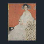 Porträtt av Fritza Riedler av Gustav Klimt Vykort<br><div class="desc">Porträtt av Fritza Riedler (1906) av Gustav Klimt är en vintage symbolism-målning från den viktorianska eran. Fritza Riedler sitter i en fåtölj dekorerad med ögonformade motiv i guld och silver. De gyllene och silverfärgade rutorna upprepas på bakgrundsväggen. Om konstnären: Gustav Klimt (1862-1918) var en österrikisk symbolistisk målare och en av...</div>
