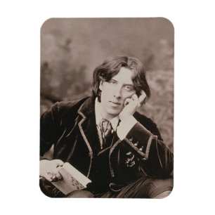 Porträtt av Oscar Wilde (1854-1900), 1882 (b/w pho Magnet