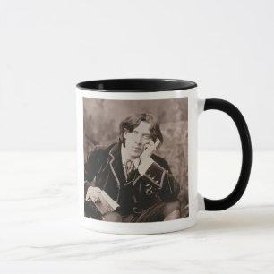 Porträtt av Oscar Wilde (1854-1900), 1882 Mugg