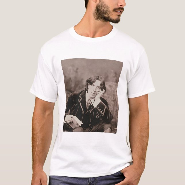 Porträtt av Oscar Wilde (1854-1900), 1882 T-shirt (Framsida)
