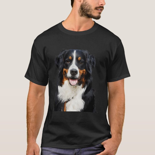 Porträtt i Bernese Mountain Hund för kristendomen T Shirt (Framsida)