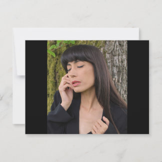 Porträtt i en vacker ung Dam Vykort