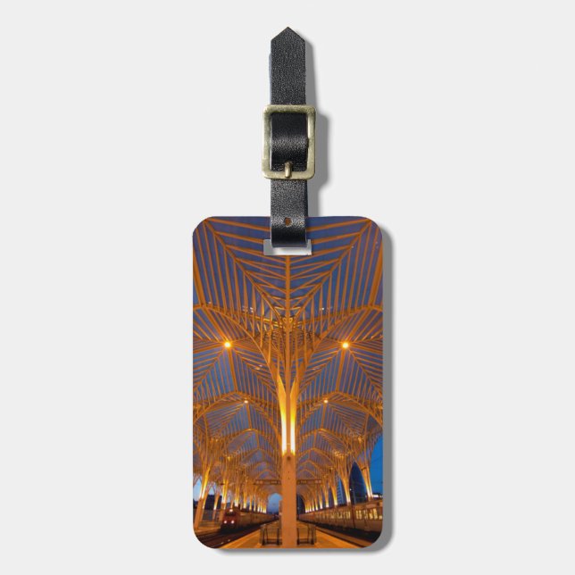 Portugal, Lissabon. Visa det moderna Station Bagagebricka (Vertikal Framsida)