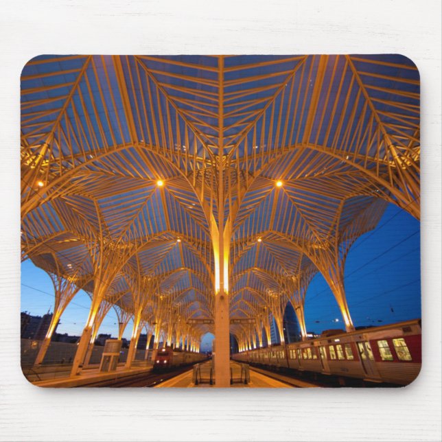 Portugal, Lissabon. Visa det moderna Station Musmatta (Framsidan)