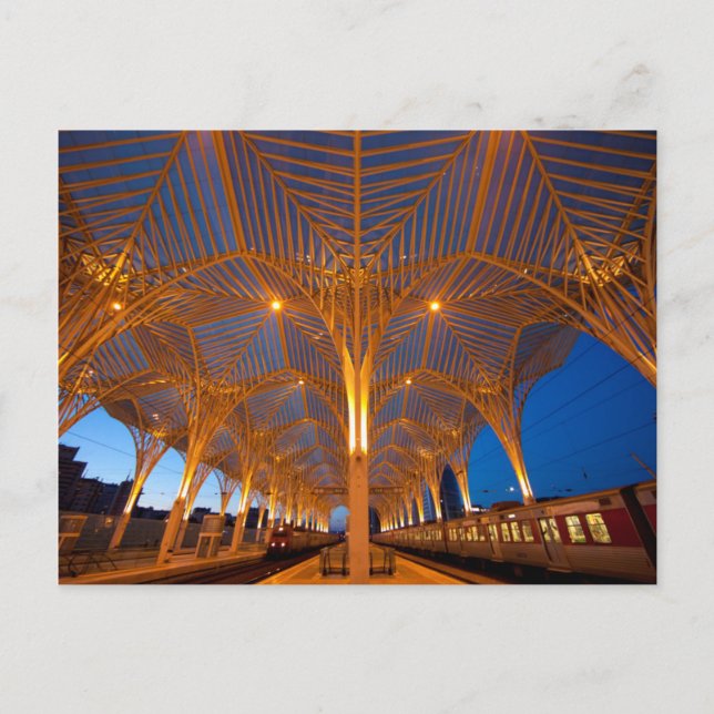 Portugal, Lissabon. Vy över modern station Vykort (Framsida)