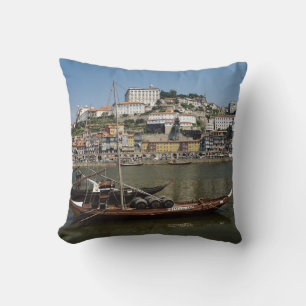 Portugal, Porto, Båt med vintunnor Kudde
