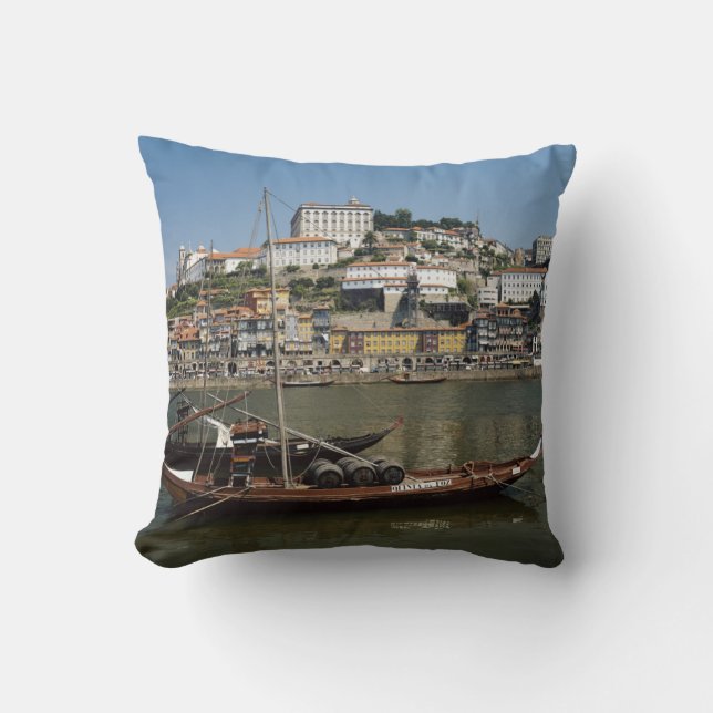Portugal, Porto, Båt med vintunnor Kudde (Framsida)