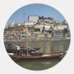 Portugal, Porto, Båt med vintunnor Runt Klistermärke