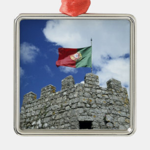 Portugal, Sintra. Portugisisk flagga på torn av Julgransprydnad Metall