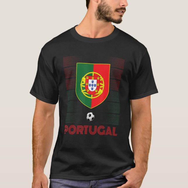 Portugisiska Flagga Fotbollsarenan Fläkt T Shirt (Framsida)