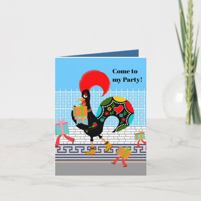 Portugisiska Tupp med gåvor 1:a födelsedagen Party Inbjudan (Framsida)