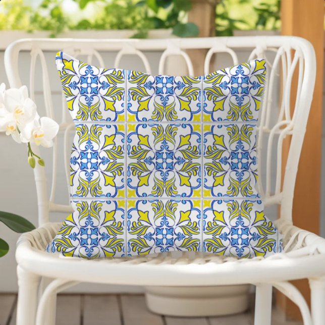 Portuguese Tile Pattern Yellow White Blue Kudde (Skapare uppladdad)