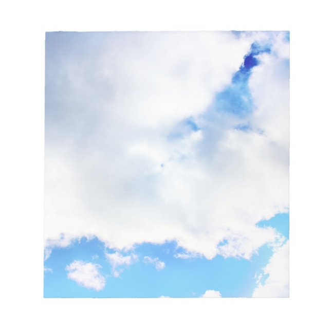 Pösiga vitmoln och blå himmel anteckningsblock (Framsida)