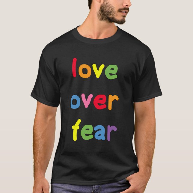 Positiv bekräftelse av Andlig på kärlek över frukt T Shirt (Framsida)