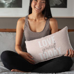 Positiv Kärlek-själv i dag Pastel Rosa-offert Prydnadskudde<br><div class="desc">Positiv Kärlek-själv i dag Pastel Rosa-offert</div>