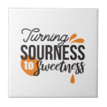 Positive Life Message - Turing Sour to Sweet Kakelplatta<br><div class="desc">Den inspirerande designen "Att vända färd till söthet" innehåller ett motiverande citat om livet med ett lekfullt citrontema. Perfekt för gåvor,  kläder och dekorering som ger dig en positiv inställning. #LemonLifeQuote #TurningSournesstoSweetness #LemonThnedArt #CheerfulLemon #Sweetness #SweetMoment #Lemonade</div>