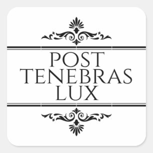 Post Tenebras Lux Fyrkantigt Klistermärke