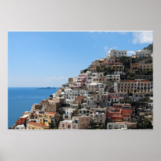 Postadt vid backe på Amalfi Kusten, Italien Poster
