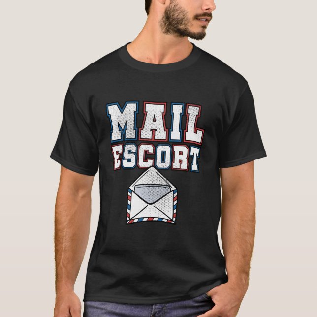 Postbefordran av postförsändelsetjänst - underlig  t shirt (Framsida)