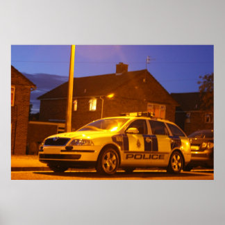 poster i polisbil natten