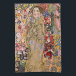 Posthumous Porträtt i Ria Munk av Gustav Klimt Kökshandduk<br><div class="desc">Posthumous Porträtt of Ria Munk (1918) av Gustav Klimt är en vintage av Viktorian Era Symbolism bra art porträtt. Den unga kvinnan i porträtt är Maria Munk som begick självmord den 28 december 1911, efter att författaren Hanns Heinz Ewers avbröt sin förlovning. När Klimt själv arbetade på porträtt dog och...</div>