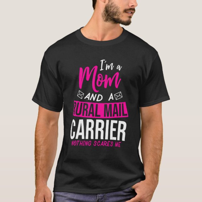 Postman Mom Postal Worker Wife  Mail Carrier Mothe T Shirt (Framsida)