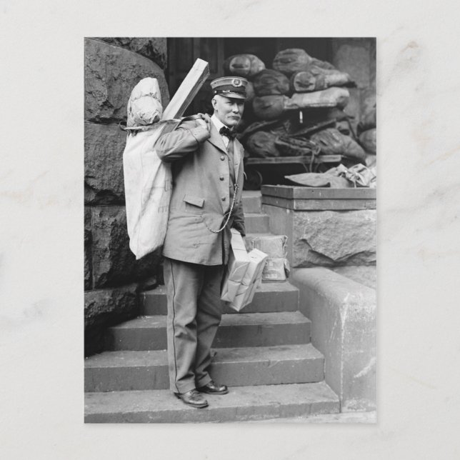 Postman vid postkontoret vykort (Framsida)
