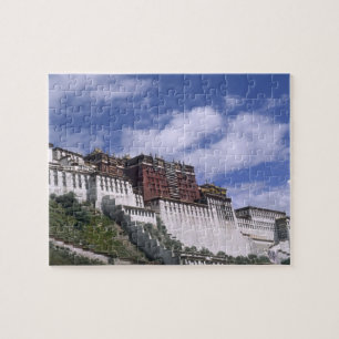Potala-palatset på berget hem för Dalai Pussel