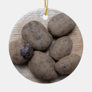 Potatis på träburk julgransprydnad keramik