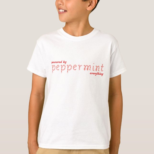 Powered by Peppermint Everything – Festive Holiday T Shirt (Framsida)