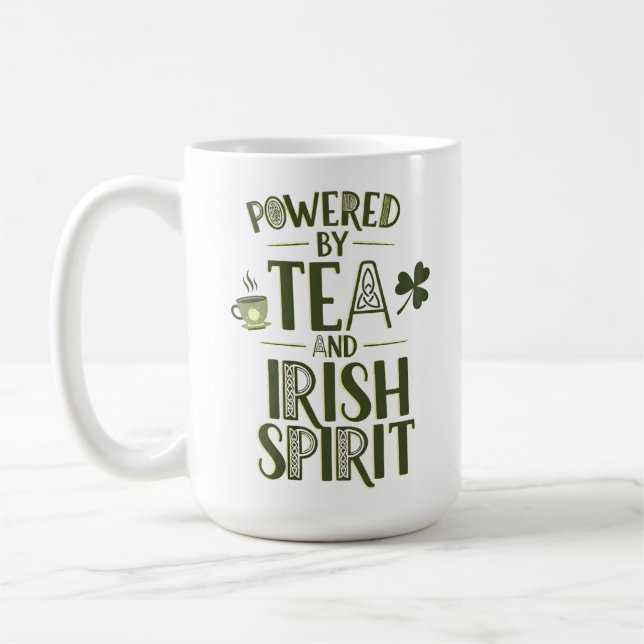 Powered by Tea and Irish Spirit Celtic Knot Kaffemugg (Vänster)