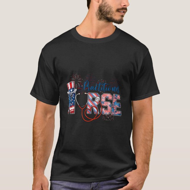 Practitioner Nurse 4Th Of July Love He Stethoscope T Shirt (Framsida)