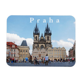 Prag. Gamla Town Square och Tyn Church. Magnet