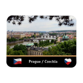 Pragbroar och floden Vltava/Czechia Magnet