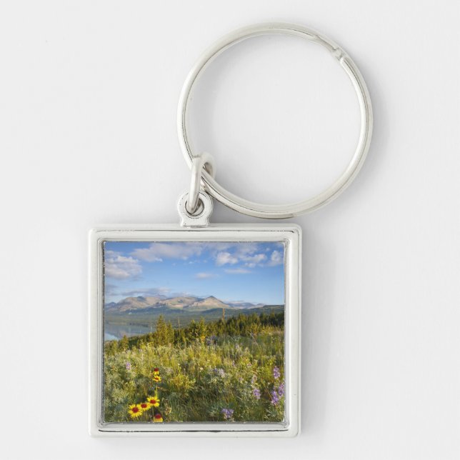 Prärievildblommor och Lower Two Medicine Lake Fyrkantig Silverfärgad Nyckelring (Framsidan)
