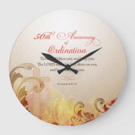 Präst 50th årsdag av prästvigningvälsignelsen stor klocka