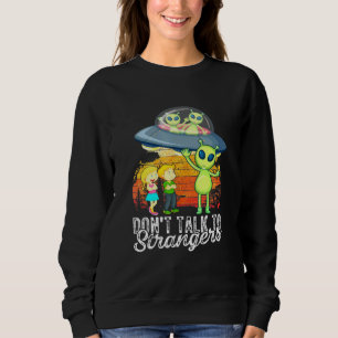 Prata inte med främlingar utanför det yttre landba t shirt