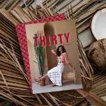 Prata trettio till mig | Foto från 30års födelseda Inbjudningar<br><div class="desc">Modern födelsedagsfest inbjudan med fetstilt röd typografi med ditt favoritfoto. Kan anpassas till alla åldrar och färger. Det blir inte bättre än den här färg-kombinationen. Modern och roligt, fantastiska skuggor av rosa och kandrött är ytterst charmerande och söta! Fira nästa centrifugering runt sol med söta och enkla födelsedagsinbjudningar - välj...</div>