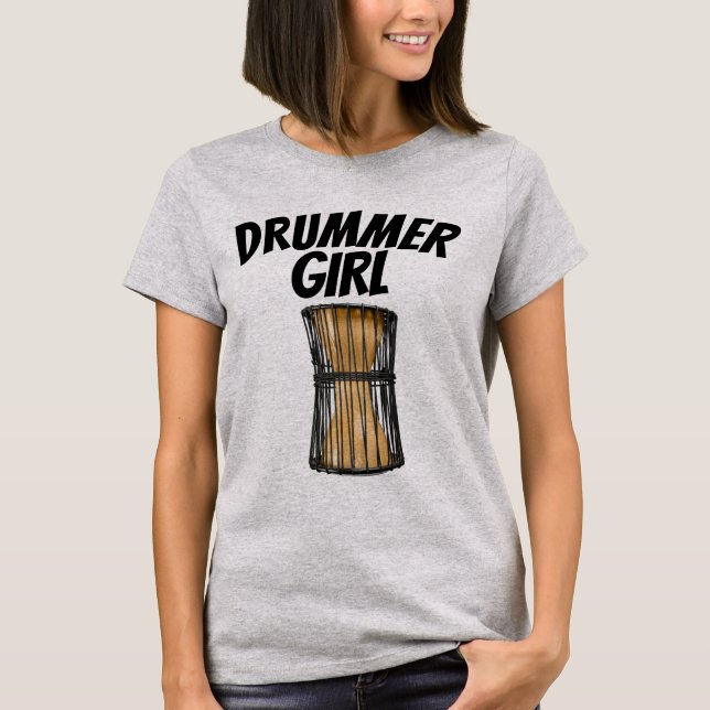 PRATAING DRUM DAM DRUMMER GIRL T-SHIRTS (Framsida)